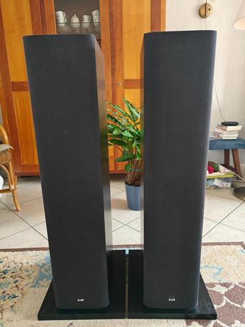 B&W 684 black ash beschikbaar voor biedingen