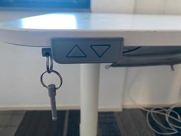 Wit Ikea Bekant Elektrisch Verstelbaar Bureau (80 x 120) - afbeelding 2