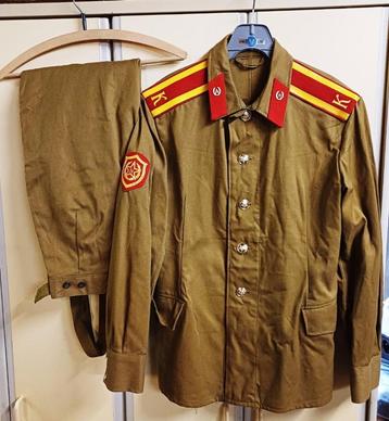 Russisch Uniform beschikbaar voor biedingen
