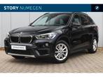 BMW X1 sDrive20i High Executive Automaat / Panoramadak / Ach, 1998 cc, Met garantie (alle), Zwart, 1455 kg