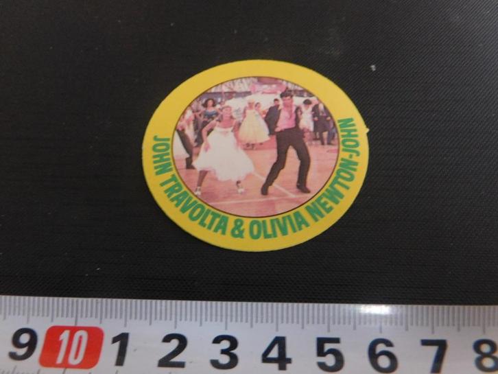 sticker John Travolta & Olivia Newton - John  TY898, Verzamelen, Stickers, Zo goed als nieuw, Ophalen