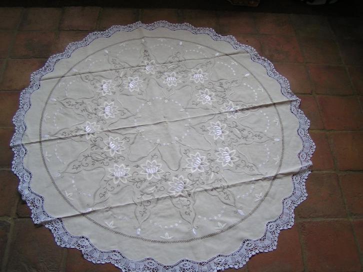 antiek geborduurd tafelkleed nr GG 1355, Antiek en Kunst, Antiek | Kleden en Textiel, Verzenden