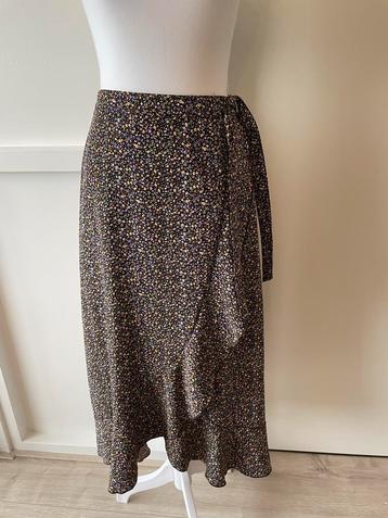 NIEUW Stradivarius maxi rok bruin print maat S beschikbaar voor biedingen