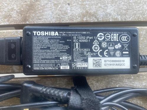 Toshiba Laptop Adapter 19V 2.37A (45W), Computers en Software, Laptop-opladers, Zo goed als nieuw, Ophalen of Verzenden