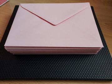 40 lichtroze enveloppen (156 x 220 mm) - nieuwstaat beschikbaar voor biedingen