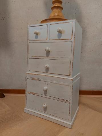 Kleine ladenkast  beschikbaar voor biedingen