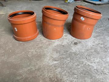 Pvc hulpstukken 250mm 1xmof en 2x15 graden beschikbaar voor biedingen