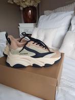 Nieuw  steve madden  sneakers   mt 37, Kleding | Dames, Schoenen, Beige, Steve Madden, Nieuw, Ophalen of Verzenden