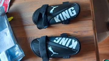 Scheenbeschermers puma king met klitteband 18cm medium nieuw beschikbaar voor biedingen