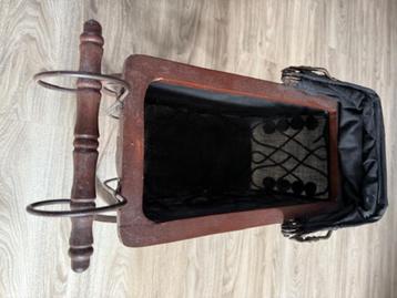 Poppenwagen beschikbaar voor biedingen