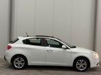 Alfa Romeo Giulietta 1.4 T/170PK/Pano/Navi/Leer/Cruise/stoew, Auto's, Zwart, 4 cilinders, Wit, Bedrijf