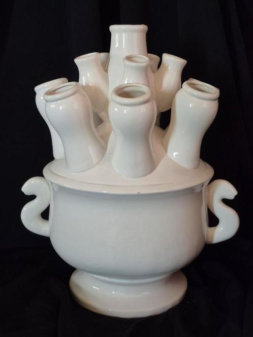 Grote tulpenvaas in wit porselein 46 cm hoog, Huis en Inrichting, Woonaccessoires | Vazen, Gebruikt, Wit, Minder dan 50 cm, Aardewerk of Porselein