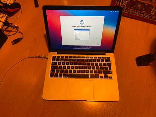 Apple macbook pro 13inch, Computers en Software, Apple Macbooks, Zo goed als nieuw, MacBook Pro, 13 inch, 2 tot 3 Ghz, 256 GB