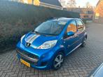 Peugeot 107 1.0 12V 5DR 2011 Blauw, Auto's, Voorwielaandrijving, Metallic lak, 68 pk, Origineel Nederlands