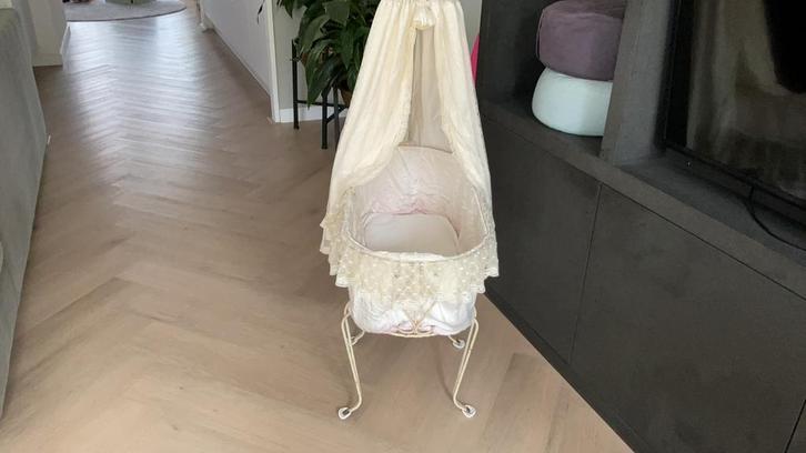 Antiek smeedijzeren poppenwieg bedje, Antiek en Kunst, Antiek | Speelgoed, Ophalen