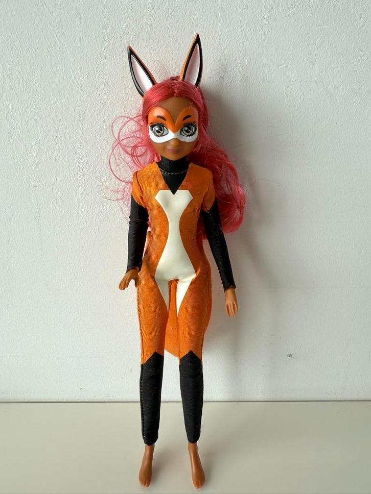 Pop Rena Rouge 25 cm / Miraculous, Verzamelen, Poppen, Zo goed als nieuw, Pop, Ophalen of Verzenden