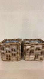 Manden, Huis en Inrichting, Woonaccessoires | Schalen en Manden, Ophalen of Verzenden, Zo goed als nieuw, Vierkant, Riet