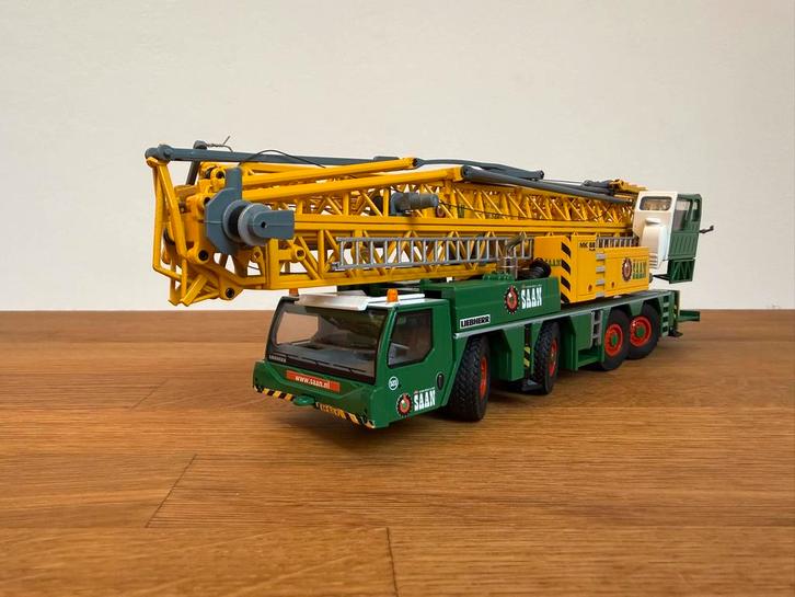 Conrad Liebherr MK88 mobiele torenkraan Saan 1:50, Hobby en Vrije tijd, Modelauto's | 1:50, Zo goed als nieuw, Hijskraan, Tractor of Landbouw