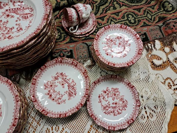 Hele set Seltmann porselein servies rood wit Theresia, Antiek en Kunst, Antiek | Servies compleet, Ophalen