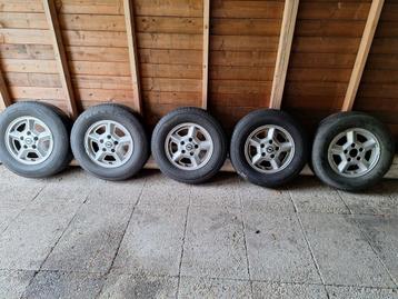 Nette alu Opel velgen+zomerbanden en een set alu BMW velgen! beschikbaar voor biedingen