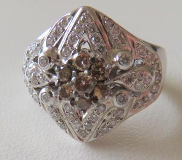 Top!18 krt witgouden ring met bruine en witte diamanten 1.07