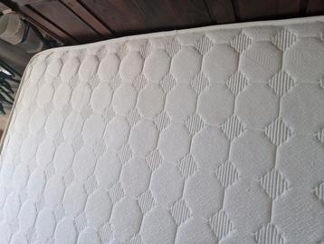 Mooie topper als nieuw 180x200 beschikbaar voor biedingen