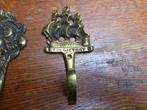 2 verschillende messing kapstokhaken, Antiek en Kunst, Ophalen of Verzenden