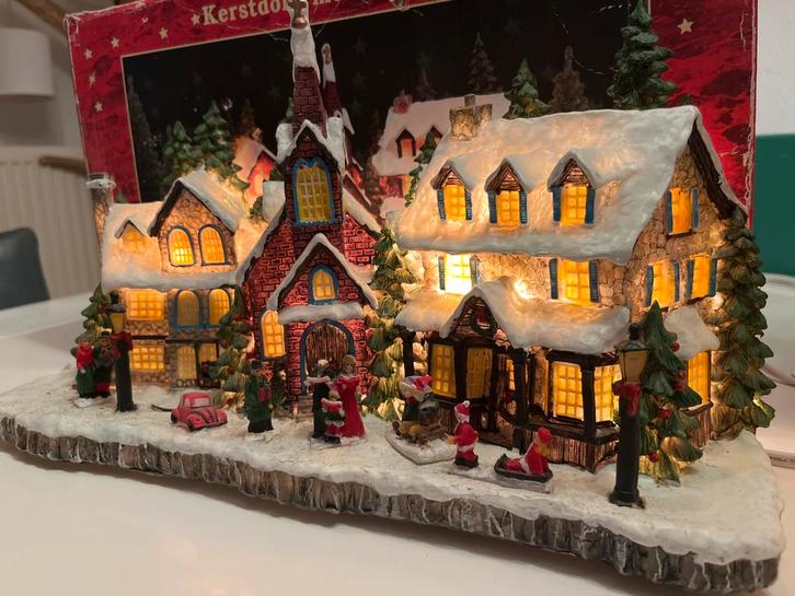 Gezellig verlichte kerstdorp, handig en gemakkelijk, Diversen, Kerst, Zo goed als nieuw, Ophalen of Verzenden