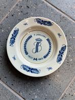 Oud bord t.g.v. 25 jarig huwelijk Juliana en Bernhard, Verzamelen, Koninklijk Huis en Royalty, Ophalen of Verzenden, Zo goed als nieuw