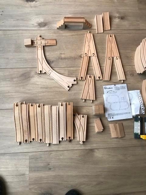 houten trein met toebehoren, Kinderen en Baby's, Speelgoed | Houten speelgoed, Zo goed als nieuw, Overige typen, Ophalen of Verzenden