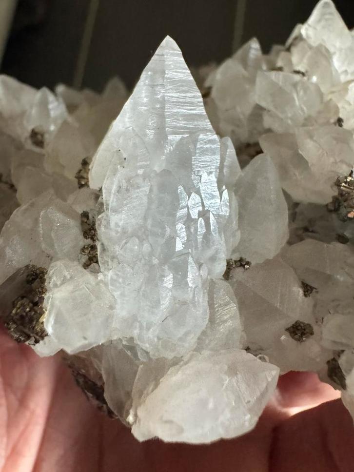 Kathedraalkwarts met pyriet, Verzamelen, Mineralen en Fossielen, Ophalen of Verzenden