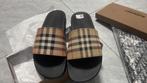 BURBERRY SLIDES 45-47, Kleding | Heren, Schoenen, Slippers, Zwart, Nieuw, Ophalen of Verzenden