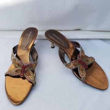 prachtig versierde slippers met hak. mt 38/39 Merk Mariamare beschikbaar voor biedingen