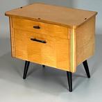 Vintage nachtkastjes | nightstand | mid century nachtkast, Huis en Inrichting, Niet bekend, Ophalen of Verzenden, 45 tot 65 cm