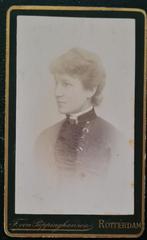cdv vrouw gedeeltelijk en profil Rotterdam 1890's, Gebruikt, Verzenden, Foto, Voor 1940