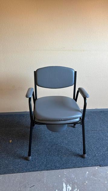 Toilet / Po stoel verstelbaar - 6 maanden oud beschikbaar voor biedingen