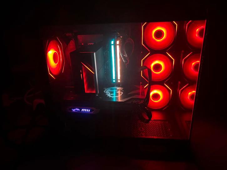 Gaming pc, Spelcomputers en Games, Games | Pc, Zo goed als nieuw, 1 speler, Vanaf 12 jaar, Ophalen of Verzenden