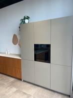 Japandi keuken - noten fineer/Farrow and Ball, Ophalen, Hoekkeuken, Zo goed als nieuw, Greeploos