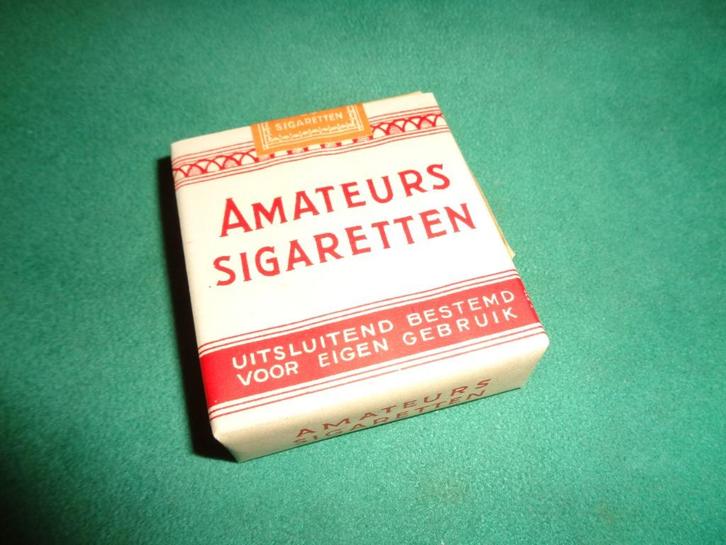 Oorlog wo2 sigaretten Amateur rood recht rantsoen Nederland, Verzamelen, Militaria | Tweede Wereldoorlog, Boek of Tijdschrift