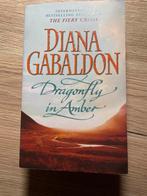 Dragonfly in Amber - Diana Gabaldon, Boeken, Romans, Ophalen of Verzenden, Gelezen, Diana Gabaldon, Europa overig
