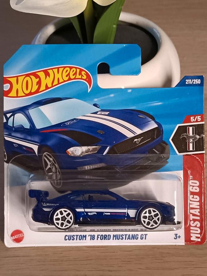 Hot Wheels Custom '18 Ford Mustang GT - Zo Goed Als Nieuw, Hobby en Vrije tijd, Modelauto's | Overige schalen, Zo goed als nieuw