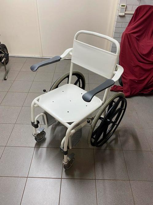 Rolstoel voor douche, Diversen, Rolstoelen, Zo goed als nieuw, Duwrolstoel, Ophalen