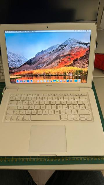 Witte MacBook, zeer mooi, collectors item! beschikbaar voor biedingen