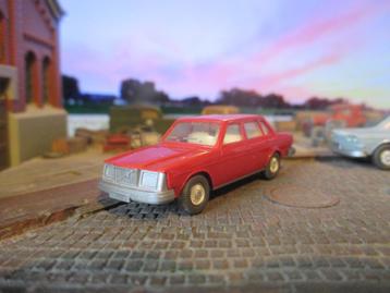 Volvo 264 GL - Wiking Rubinrot / robijnrood beschikbaar voor biedingen