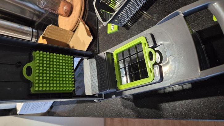 Multifunctionele (groente) snijder, Huis en Inrichting, Keuken | Keukenbenodigdheden, Zo goed als nieuw, Ophalen