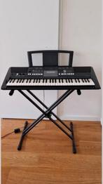 Yamaha PSR E423 met standaard, 61 toetsen, Yamaha, Ophalen of Verzenden, Zo goed als nieuw