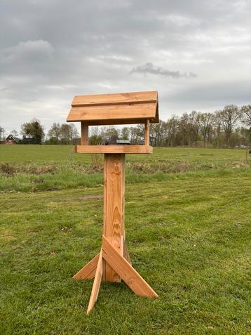 Voederhuisjes beschikbaar voor biedingen