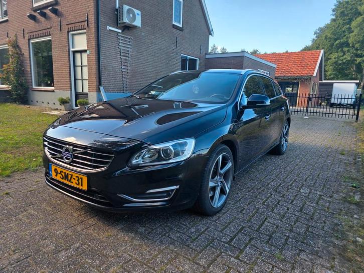 Volvo V60 D6 283pk Plug-in Hybrid 2013 Zwart, apk 16-11-2026, Auto's, Volvo, Particulier, V60, 4x4, ABS, Achteruitrijcamera, Adaptieve lichten
