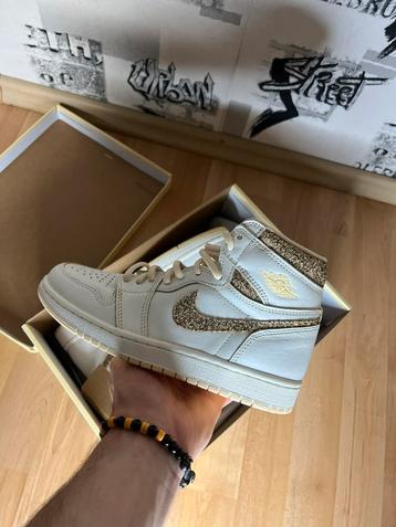 Air Jordan 1 Woman sneakers beschikbaar voor biedingen