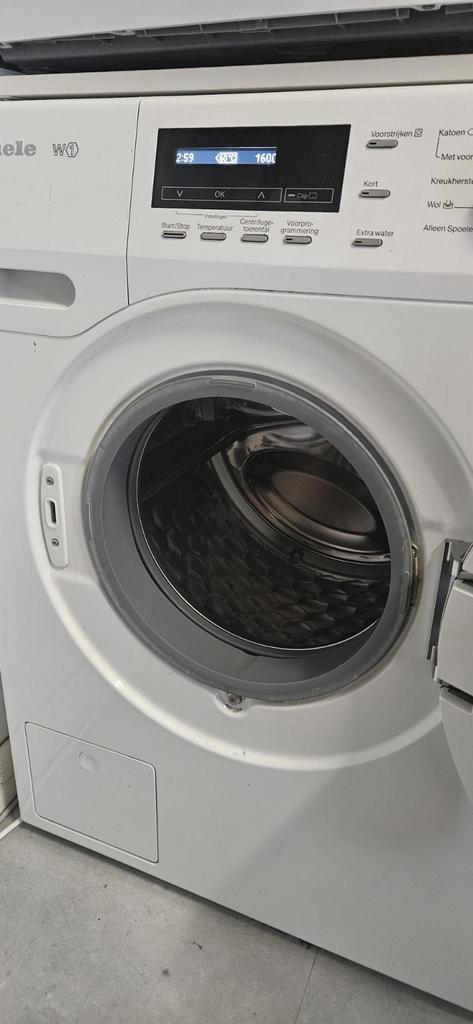 Miele Wasmachine - 10 jaar oud, Witgoed en Apparatuur, Wasmachines, Gebruikt, Voorlader, 6 tot 8 kg, 85 tot 90 cm, 1200 tot 1600 toeren